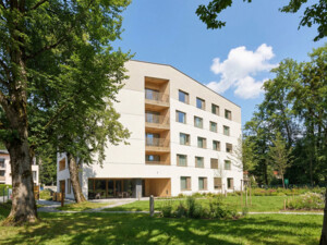 2026 wurde der Neubau des ÖJAB-Pflegewohnhauses Salzburg in Betrieb genommen. Er ergänzt das bestehende Gebäude, das bis Ende 2028 generalsaniert und aufgestockt wird. Damit wird Salzburgs größtes gemeinnütziges privates Pflegewohnhaus geschaffen.