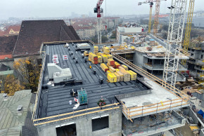 Luftaufnahme des Rohbaus des ÖJAB-Pflegewohnhauses Neumargareten von oben.