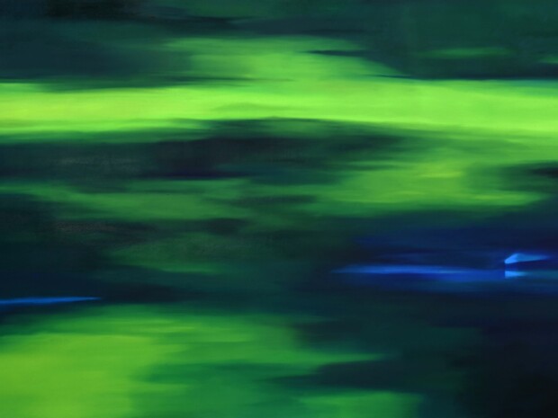 Abstrakte Malerei in Blau- und Grüntönen mit weichen, fließenden Farbverläufen. Die Arbeit vermittelt Ruhe und Natürlichkeit und erinnert an Wasser oder Landschaft. Bild: Birgit Schweiger.