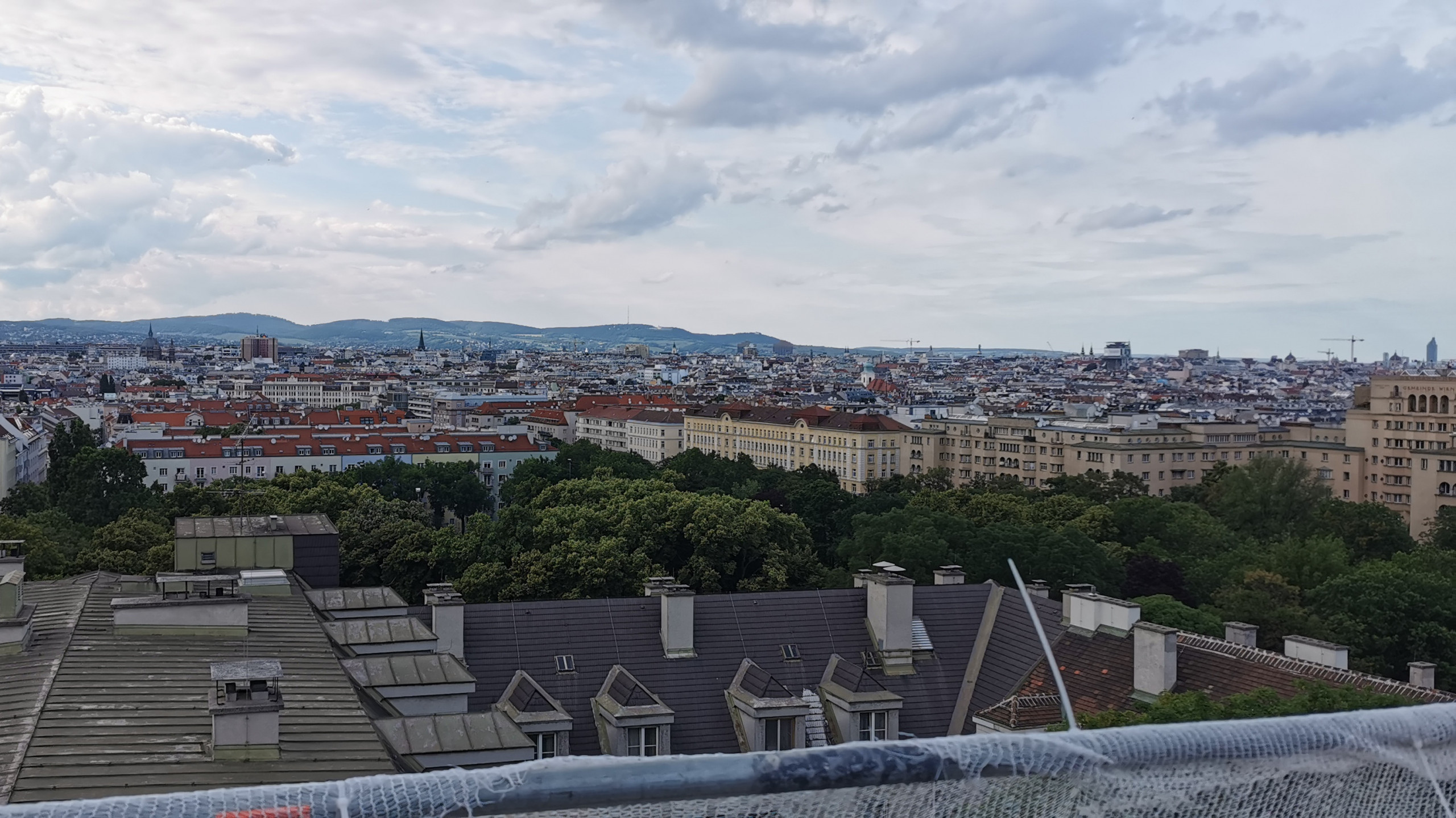 Ausblick vom Dach des ÖJAB-Pflegewohnhauses Neumargareten.