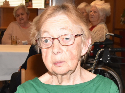 Hilda Salber (81).