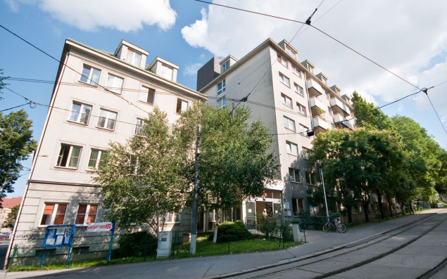 Außenaufnahme des ÖJAB-Hauses Neumargareten in Wien.