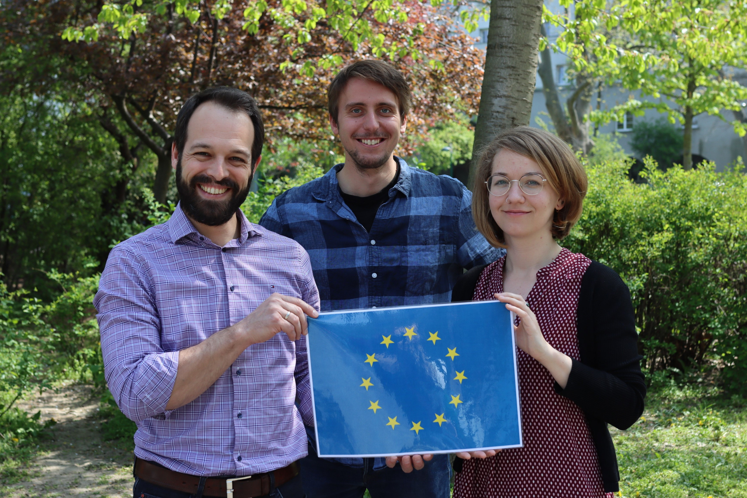 Gruppenbild: Sebastian Frank, MSc (Projektmanager, Nationale Projekte und Europäische Kooperationen), Oliver Böck, MA (Projektmitarbeiter, Nationale Projekte und Europäische Kooperationen) und Julia Probst, BA (Projektmitarbeiterin, Nationale Projekte und Europäische Kooperationen). (v.l.n.r.)
