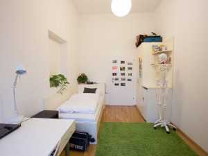 Single room at the ÖJAB-Haus Graz.