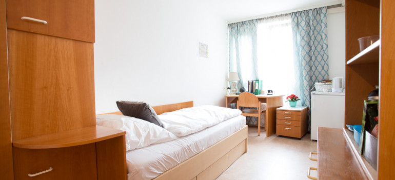 Dein Einbettzimmer im preiswerten Wohnheim für Studentinnen und Studenten, nur für dich!