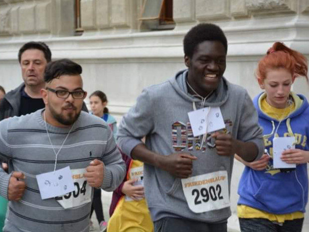 Runners at the Peace Run 2017. Photo: Entwicklungshilfeklub.