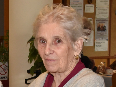 Hannelore Bauer (81)