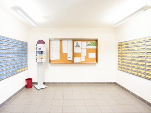 Mailboxes in the foyer of the ÖJAB-Haus Liesing.