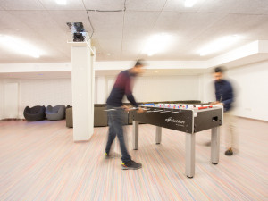 Tischfussball im Partyraum des ÖJAB-Greenhouse.