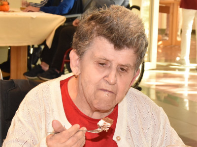 Portraitfoto Ella Kropf.