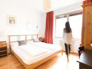 Guest room at the ÖJAB-Haus Salzburg in Vienna.