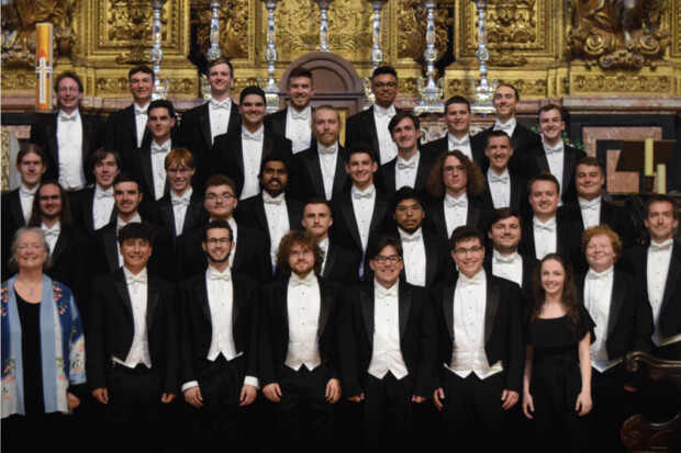 Der Chor des Pennsylvania State University Glee Club.