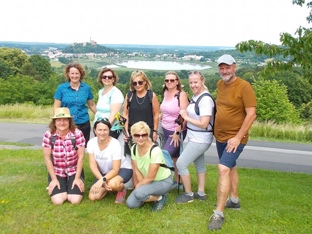 MitarbeiterInnen-Gruppenfoto bei der Fußwallfahrt