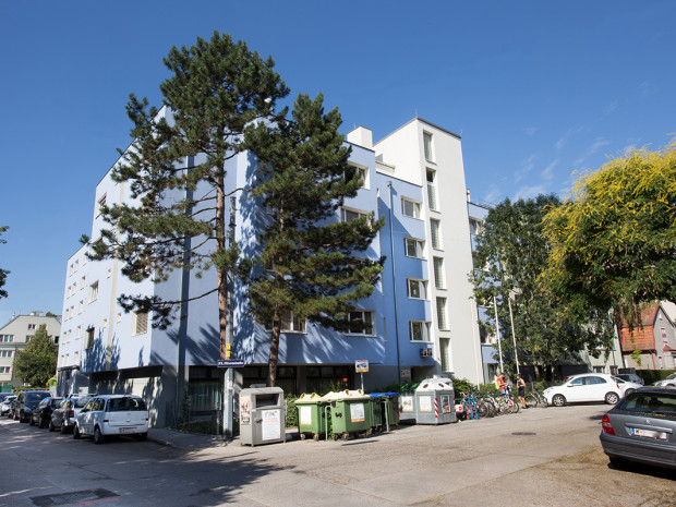 Outdoor shot of the ÖJAB-Haus Liesing.