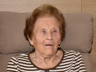 Portraitfoto Friederike Csencsits.
