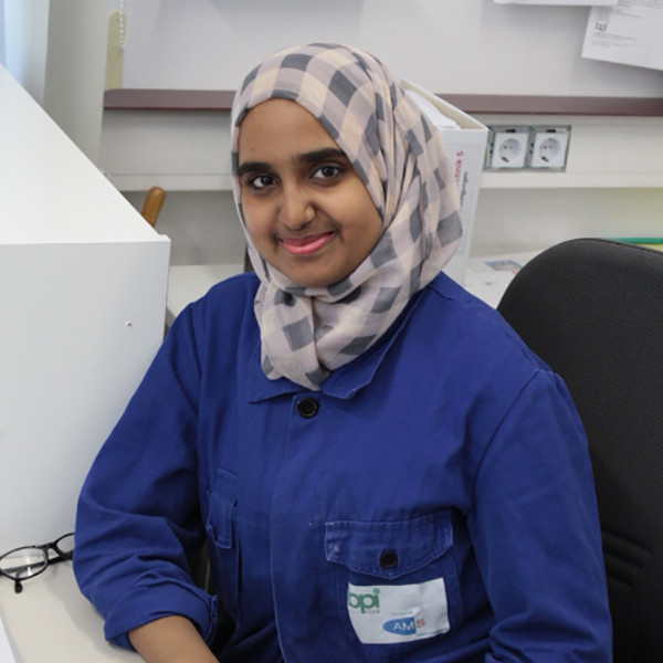 Sahuur Salim Abdalla, Ausbildung in der Glasbautechnik, 1. Lehrjahr Foto: ÖJAB/Sigrid Pache