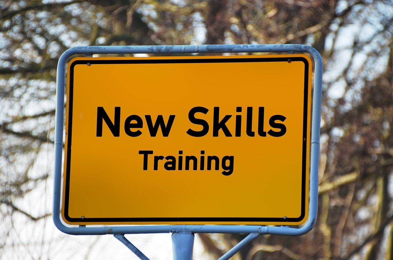 Traffic sign: New Skills Training