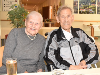 Portraitfoto Emmerich Marth (97) mit seiner Gattin.