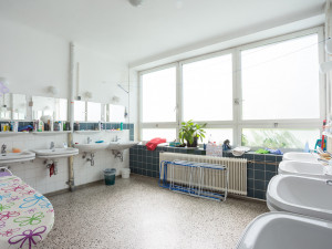 Communal Bathroom at the ÖJAB-Haus Peter Jordan.