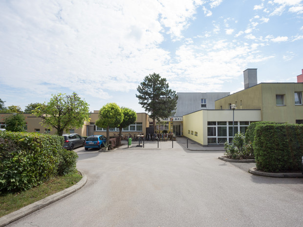 Outdoor shot of the ÖJAB-Haus Mödling.