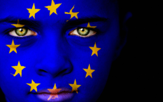 Symbolic image Child with European flag painted in the face (Photo: ©iStock.com/duncan1890) 