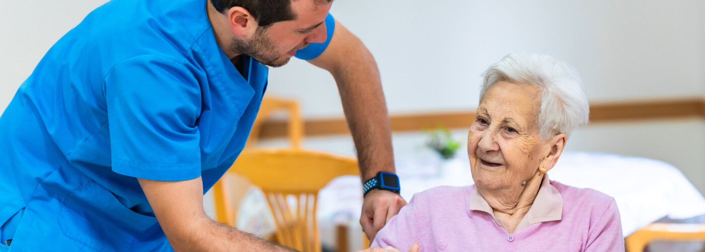 Symbolbild. Mehre Hände überneinander. Symbol für Gemeinschaft.