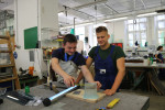 Foto 7:  Den Lehrabschluss am BPI der ÖJAB nachholen macht Spaß, hier der Berufsbereich Glasbautechnik.