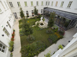 Inner courtyard of the ÖJAB-Haus Johannesgasse.