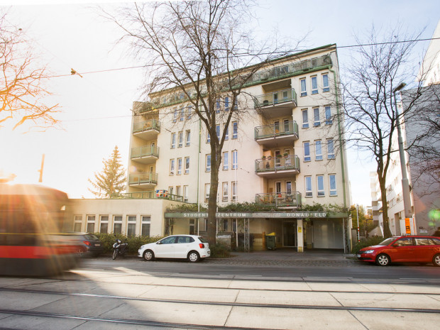 Outdoor shot of the ÖJAB-Haus Donaufeld.