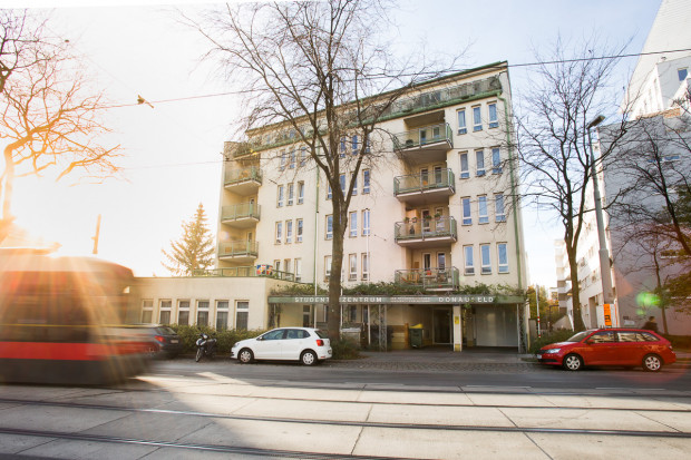 Außenaufnahme des ÖJAB-Hauses Donaufeld