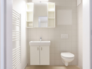 Alle Zimmer mit Dusche und WC ausgestattet. Die Küchen befinden sich im Zimmer oder werden geteilt.