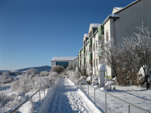 In der kalten Jahreszeit verwandelt sich die ÖJAB-Waldpension in ein Wintermärchen.