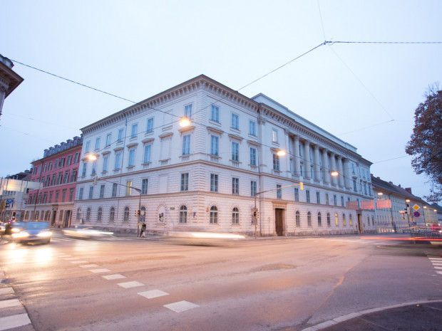 Outdoor shot of the ÖJAB-Haus Graz.