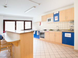 Communal kitchen at the ÖJAB-Haus Burgenland 1.