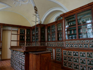 The preserved apothecary of the original baroque abbey of the ÖJAB-Haus Johannesgasse.