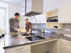 Communal kitchen at the ÖJAB-Haus Graz.