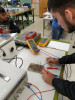 Foto 2: Ein MANA-Teilnehmer in der Elektrotechnischen Werkstätte der HTL Mödling.