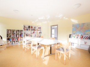 Reading room at the ÖJAB-Europahaus Dr. Bruno Buchwieser.