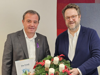 Der Salzburger Soziallandesrat Christian Pewny mit Andreas Gruber, Projektentwicklung und Beratung in der ÖJAB (rechts).