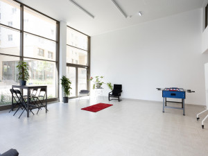 Foyer and lounge on the ground floor of the ÖJAB-Haus Remise.