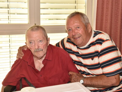 Josef Großmann (79) mit seinem Bruder.